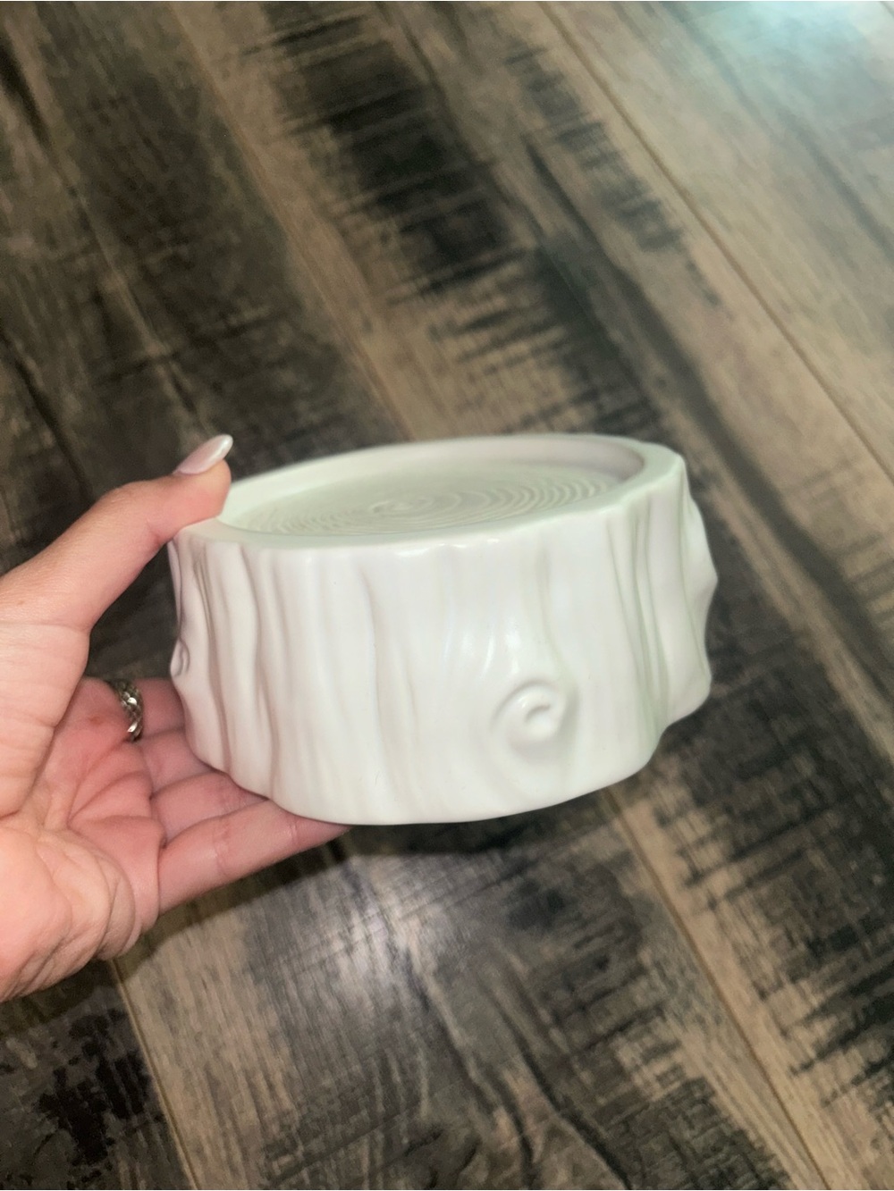 Bath & Body Works White Ceramic Wood Stump candle holder